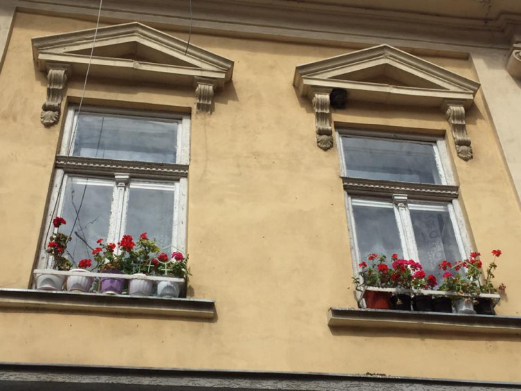 Чим ужгородці прикрашають свої балкони?