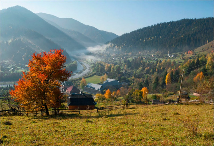 село Криворивня в Карпатских горах