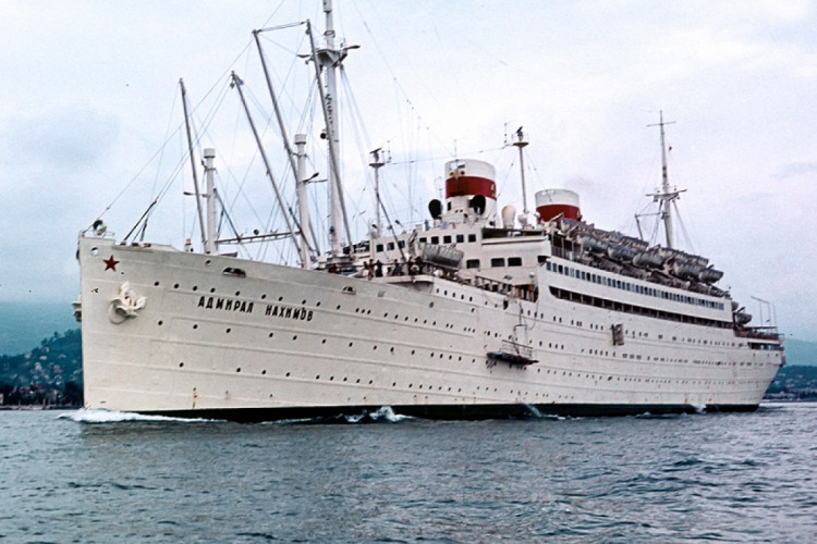 "Адмірал Нахімов", пасажирський лайнер