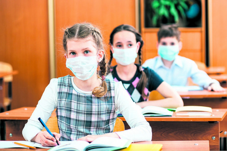 На Закарпатье из-за коронавируса закроют на карантин две трети школ