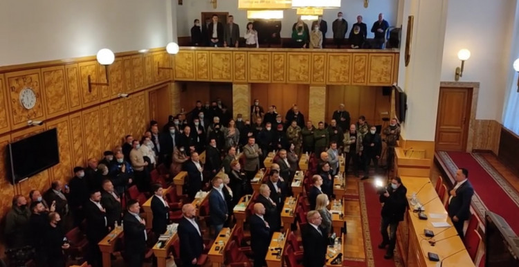 Закарпатский областной совет уволил своего председателя Петрова