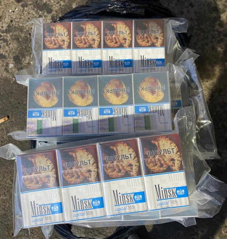 Контрабандні сигарети на українсько-румунському кордоні