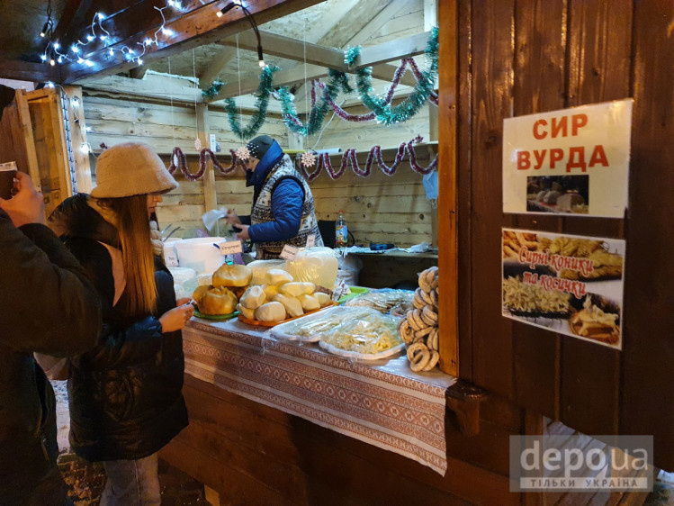 Местные натуральные продукты на Новогодней ярмарке в Ужгороде