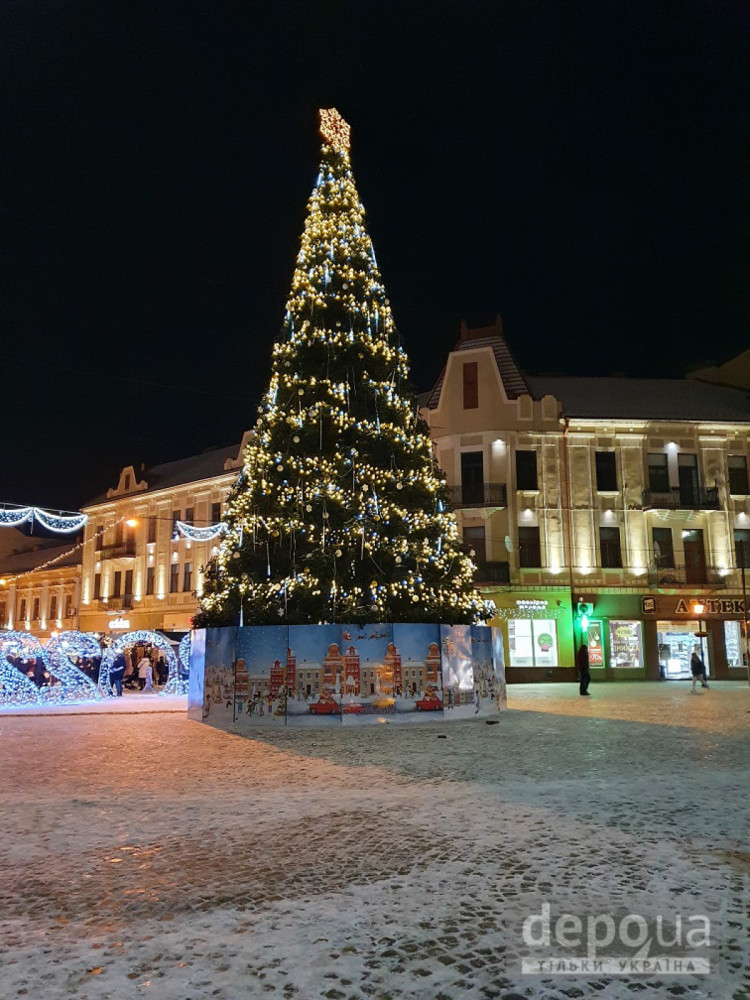 Новогодняя елка в Ужгороде