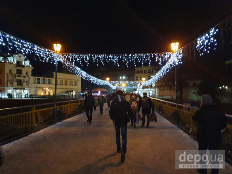 Новогодние локации Ужгорода. Пешеходный мост